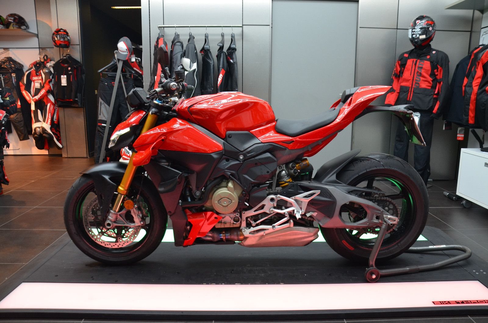 Ducati Streetfighter V4