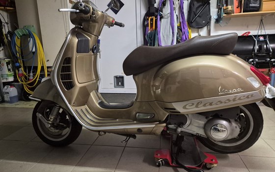 Gebrauchtmotorrad Vespa GTS 250 i.e. - Bild 6