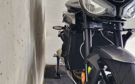 Gebrauchtmotorrad Triumph Street Triple 765 R - Bild 4