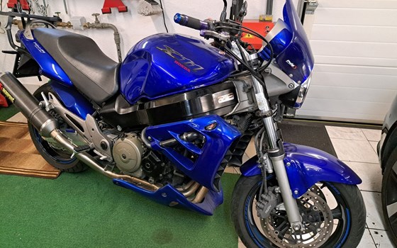 Gebrauchtmotorrad Honda X11 - Bild 1