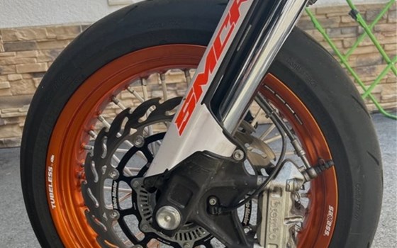 Gebrauchtmotorrad KTM 690 SMC R - Bild 2