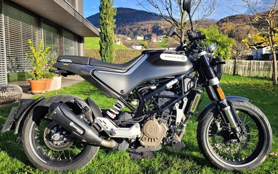 Gebrauchtmotorrad Husqvarna Svartpilen 125 - Bild 1