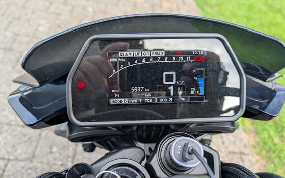 Motorrad Occasion Yamaha MT-10 - Bild 5