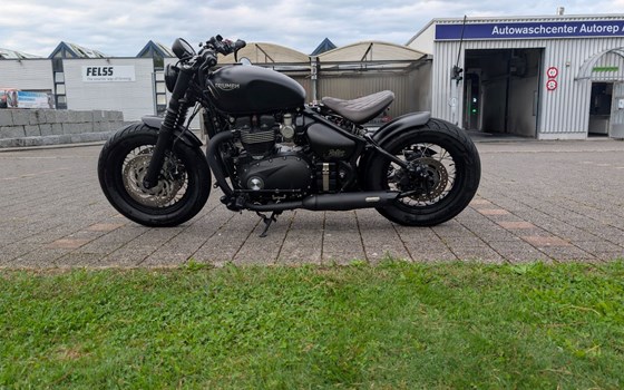 Motorrad Occasion Triumph Bonneville Bobber Black - Bild 1