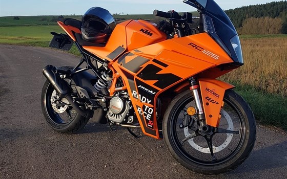 Gebrauchtmotorrad KTM RC 125 - Bild 1