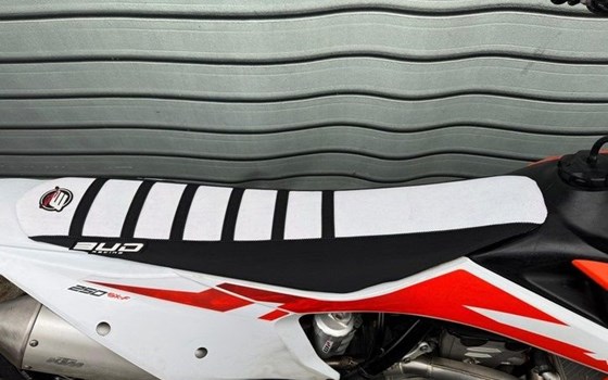 Gebrauchtmotorrad KTM 250 SX-F - Bild 5
