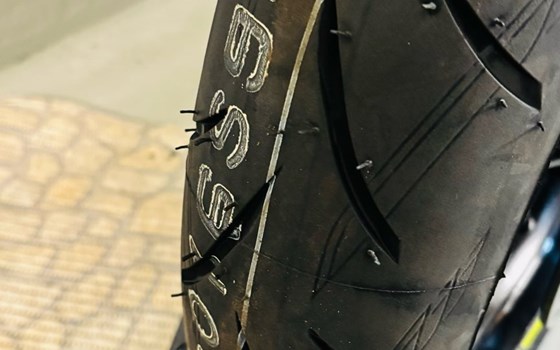 Gebrauchtmotorrad Suzuki GSR 750 - Bild 10