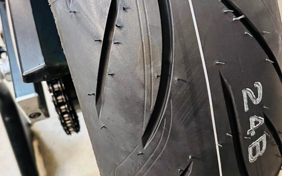 Gebrauchtmotorrad Suzuki GSR 750 - Bild 6