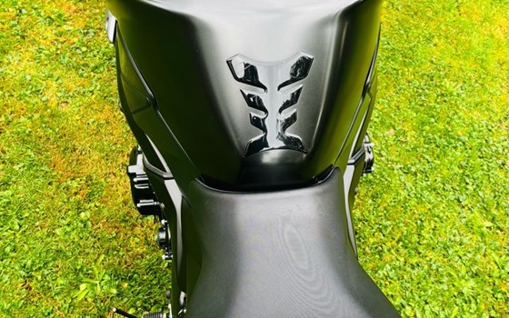 Gebrauchtmotorrad Suzuki GSR 750 - Bild 4