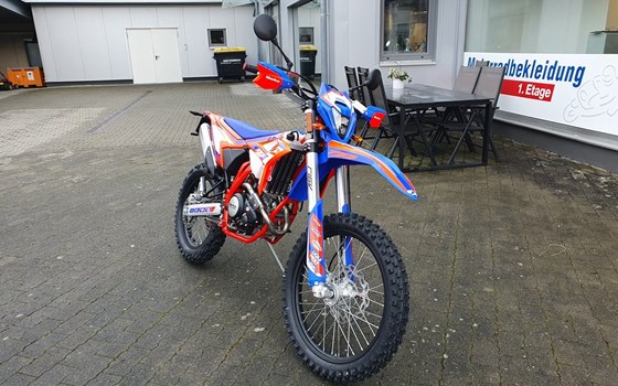 Neufahrzeug Beta RR Enduro 4T 125 AC - Bild 3