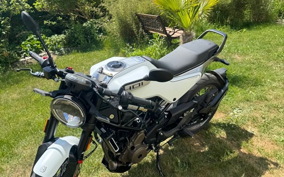 Gebrauchtmotorrad Husqvarna Vitpilen 401 - Bild 2