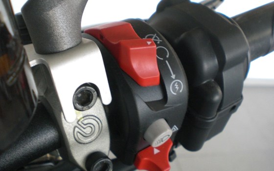 Neufahrzeug Ducati Streetfighter V2 - Bild 11