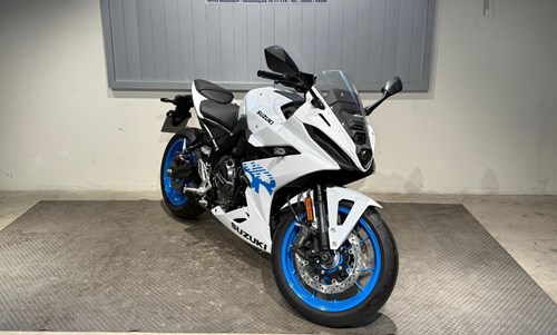 Suzuki GSX-8R