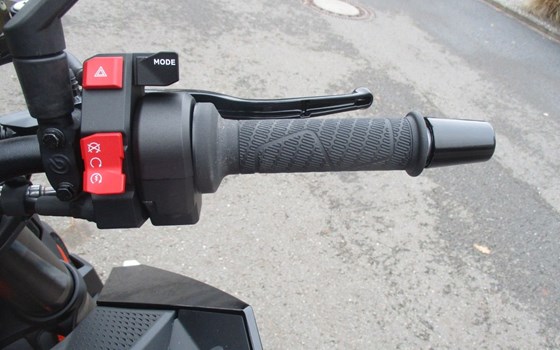 Neufahrzeug KTM 990 Duke R - Bild 11