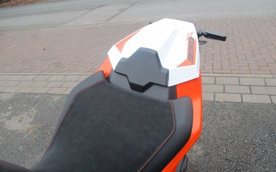 Neufahrzeug KTM 990 Duke R - Bild 13