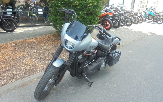 Gebrauchtmotorrad Harley-Davidson Dyna Street Bob FXDB - Bild 3