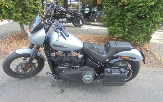 Gebrauchtmotorrad Harley-Davidson Dyna Street Bob FXDB - Bild 4