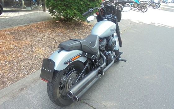 Gebrauchtmotorrad Harley-Davidson Dyna Street Bob FXDB - Bild 8