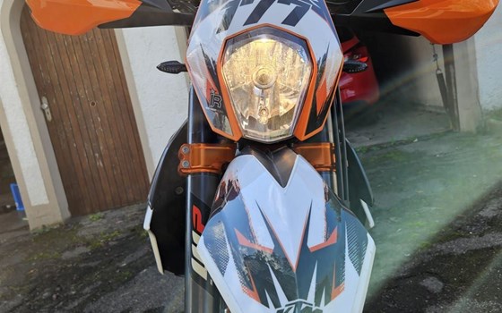 Gebrauchtmotorrad KTM 690 SMC R - Bild 5