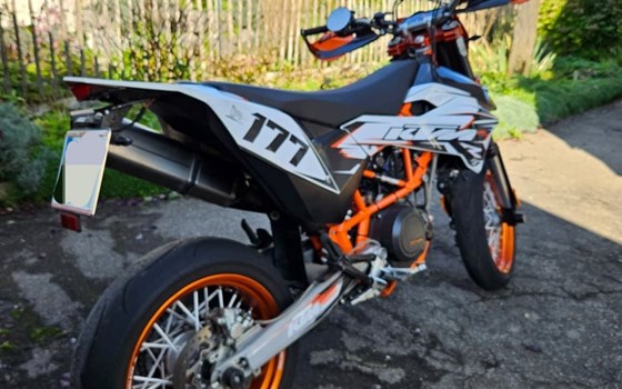 Gebrauchtmotorrad KTM 690 SMC R - Bild 6