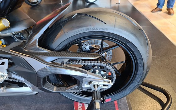 Neufahrzeug Ducati Panigale V4 Tricolore - Bild 12