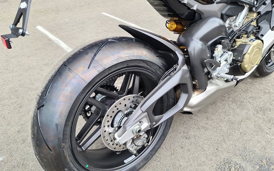 Neufahrzeug Ducati Panigale V4 Tricolore - Bild 3