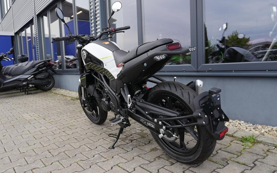 Gebrauchtmotorrad Benelli Leoncino 125 - Bild 6