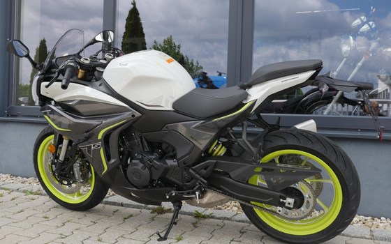 Gebrauchtmotorrad Benelli Tornado 550 - Bild 6