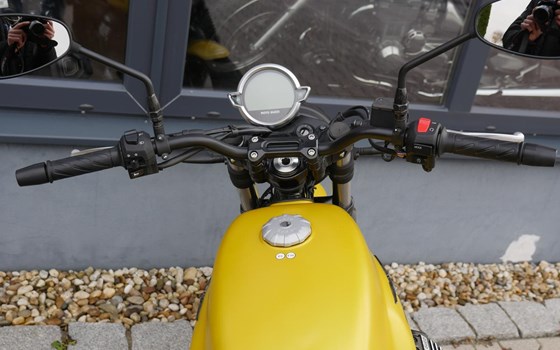 Gebrauchtmotorrad Moto Guzzi V7 Stone - Bild 11