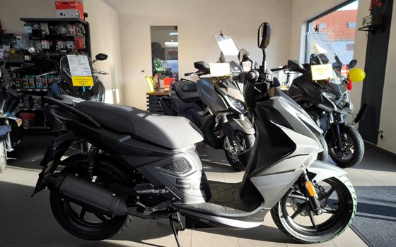 Neufahrzeug Kymco Super 8 R 50i - Bild 4