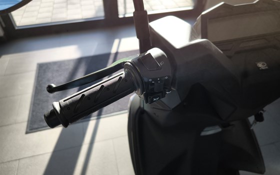 Neufahrzeug Kymco Super 8 R 50i - Bild 8