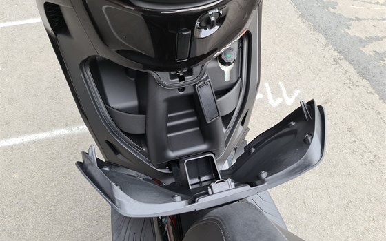 Neufahrzeug Piaggio Beverly 400 - Bild 12