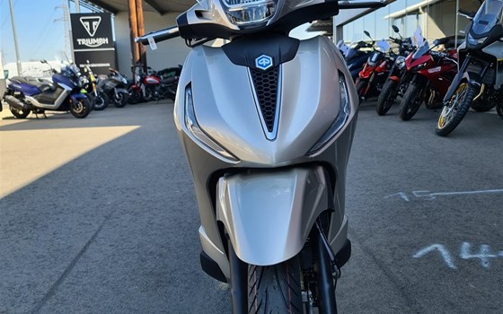 Neufahrzeug Piaggio Beverly 400 hpe - Bild 3