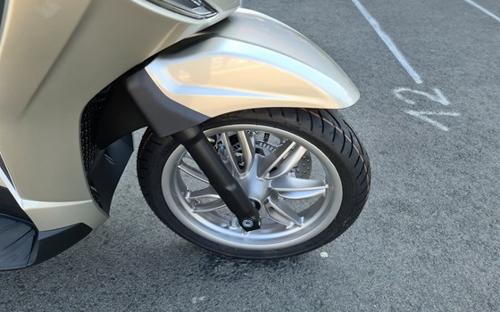 Neufahrzeug Piaggio Beverly 400 hpe - Bild 6