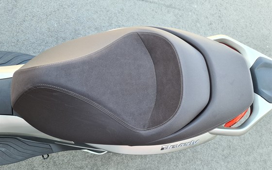 Neufahrzeug Piaggio Beverly 400 hpe - Bild 8
