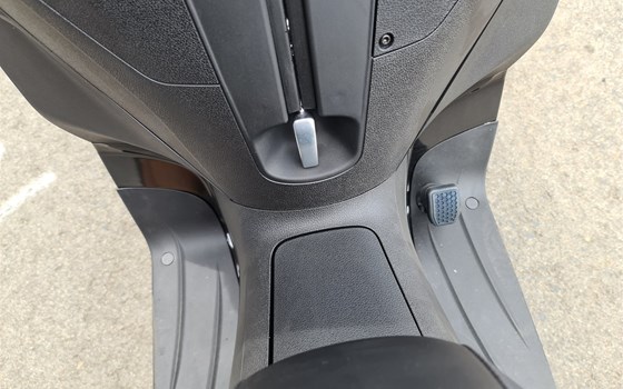 Neufahrzeug Piaggio MP3 300 HPE - Bild 11