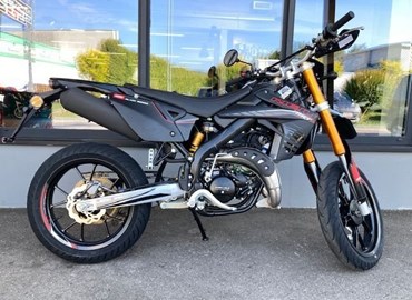 Neumotorrad Rieju MRT 50 SM