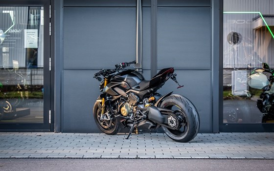 Gebrauchtmotorrad Ducati Streetfighter V4 S - Bild 3