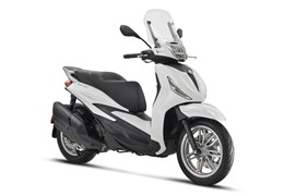 Neumotorrad Piaggio Beverly 400 hpe