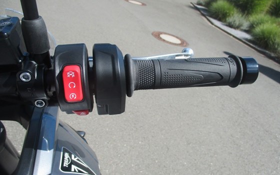 Gebrauchtmotorrad Triumph Tiger Sport 800 - Bild 11