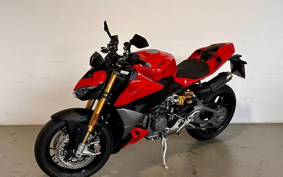 Gebrauchtmotorrad Ducati Streetfighter V2 S - Bild 5