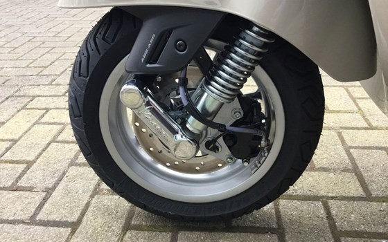 Neufahrzeug Vespa GTS 125 - Bild 11