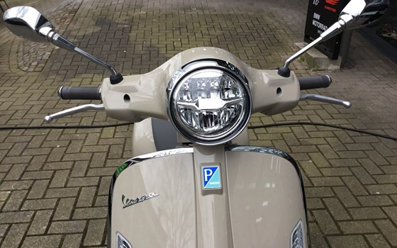 Neufahrzeug Vespa GTS 125 - Bild 12