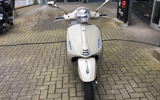 Neufahrzeug Vespa GTS 125 - Bild 7