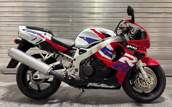 Gebrauchtmotorrad Honda CBR 900 RR Fireblade - Bild 1