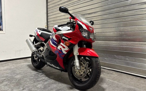 Gebrauchtmotorrad Honda CBR 900 RR Fireblade - Bild 2