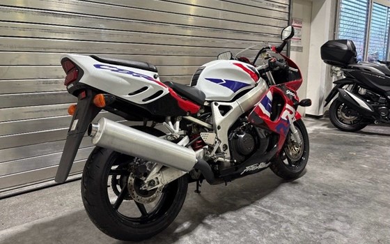 Gebrauchtmotorrad Honda CBR 900 RR Fireblade - Bild 3