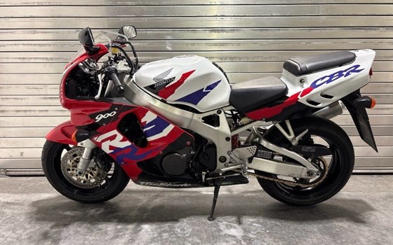 Gebrauchtmotorrad Honda CBR 900 RR Fireblade - Bild 4