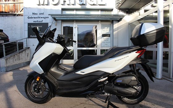 Gebrauchtmotorrad Honda Forza 125 - Bild 1