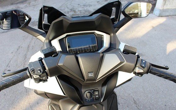 Gebrauchtmotorrad Honda Forza 125 - Bild 6